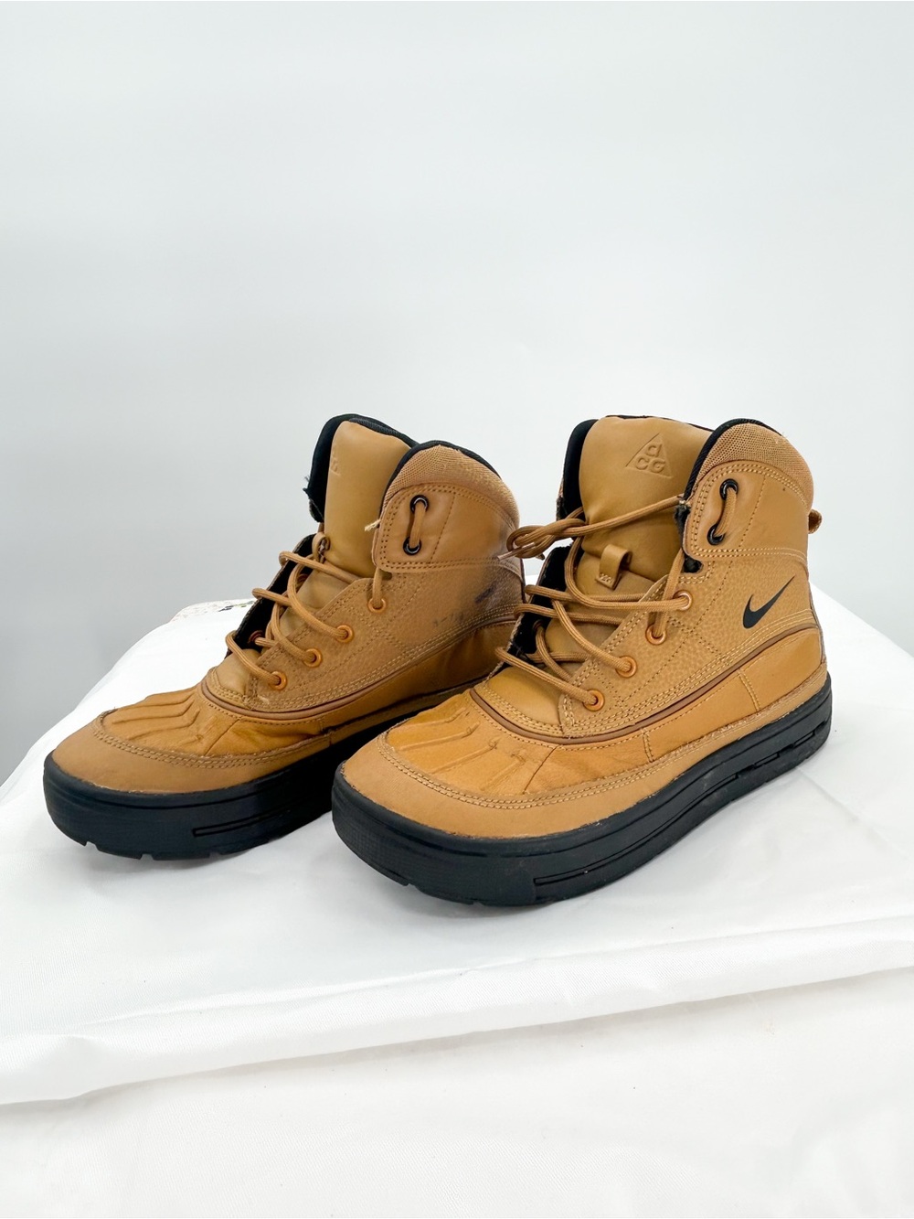 Nike ACG Woodside 2 High Youth Grade-School Wheat/Black (524872 703) 6Y